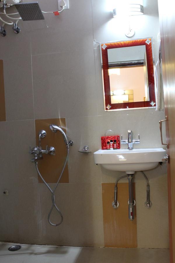 Hotel Cradle Inn 兰契 外观 照片